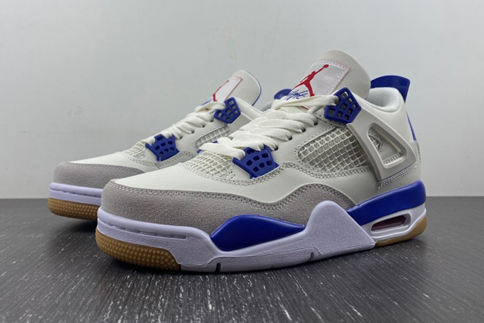 Nike SB x Air Jordan 4 Pine Green DR5415-107