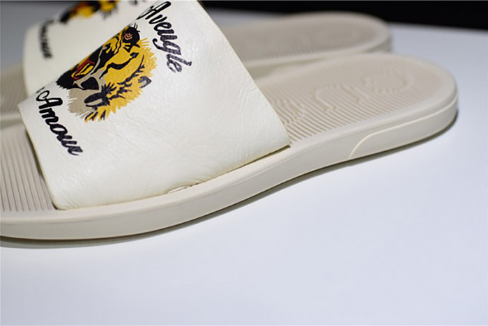 GUCCI Leather SLIDE SANDAL WHITE WITH TIGER WOMENS 1K969E 3F7U F0089