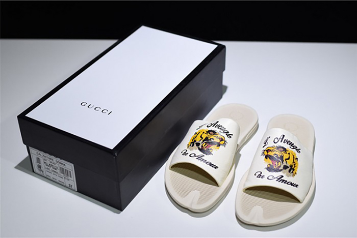 GUCCI Leather SLIDE SANDAL WHITE WITH TIGER WOMENS 1K969E 3F7U F0089