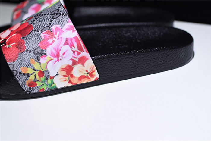 GUCCI Leather SLIDE SANDAL with FLOWER  0400088498707