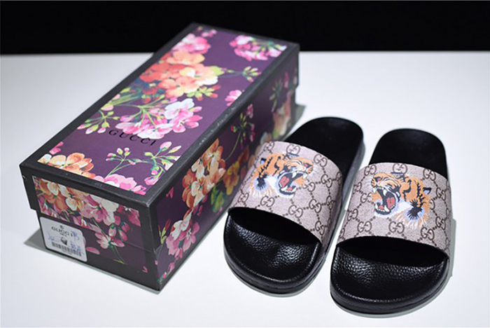 GUCCI Leather SLIDE SANDAL with TIGER 456234 K5Y00 8919
