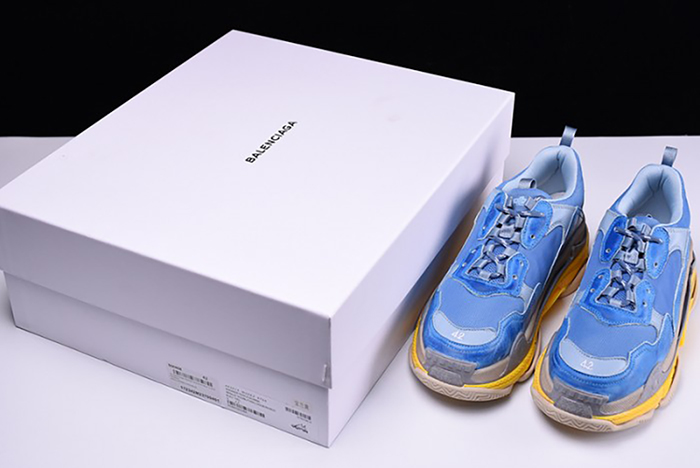 BALENCIAGA 17FW TRIPLE S"CREAM"  Washed Show Snea Grey  MENS 483513W06E