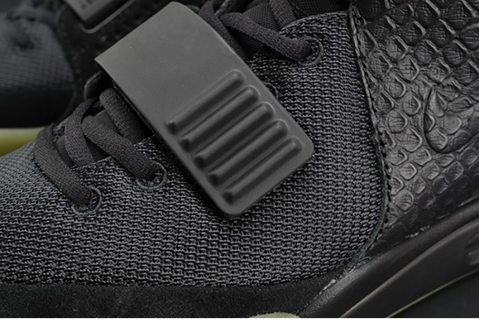 NIKE AIR YEEZY 2