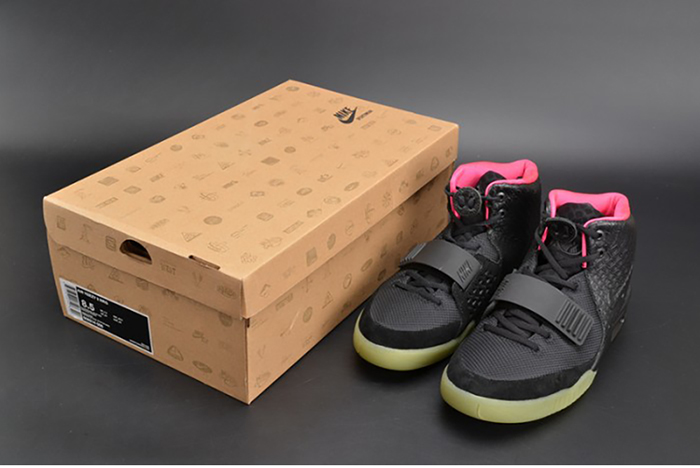 NIKE AIR YEEZY 2