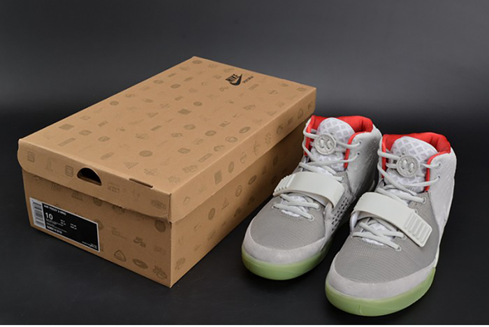 NIKE AIR YEEZY 2 PURE PLATINUM Wolf Grey mens 508214-010