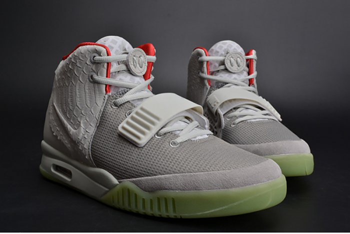 NIKE AIR YEEZY 2 PURE PLATINUM Wolf Grey mens 508214-010