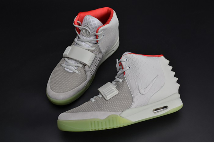 NIKE AIR YEEZY 2 PURE PLATINUM Wolf Grey mens 508214-010