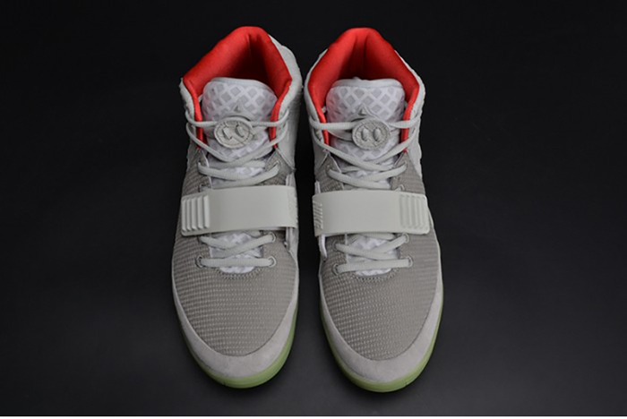 NIKE AIR YEEZY 2 PURE PLATINUM Wolf Grey mens 508214-010
