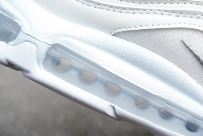 NIKE AIR MAX 97 "TRIPLE WHITE" 921826-101
