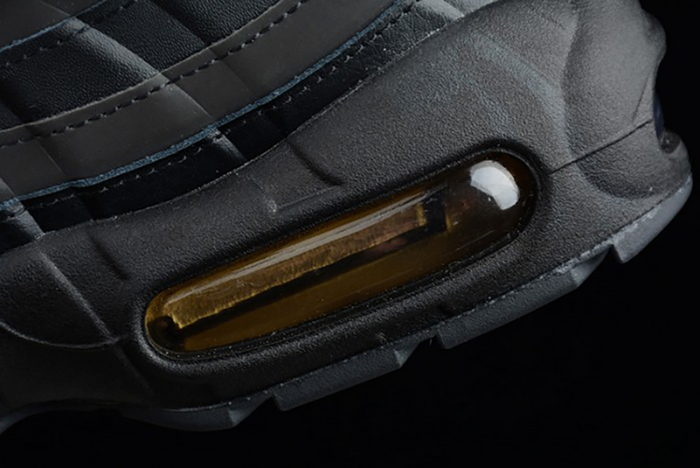 Nike mens Air Max 95 Premium SE BLACK/GOLD 924478-003