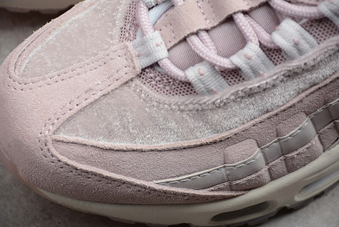 NIKE womens AIR MAX 95 DELUXE "PARTICLE ROSE"  Particle Rose AA1103-600