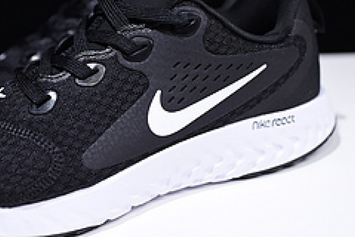 Nike Epic React Flyknit black and white  AA1625 001