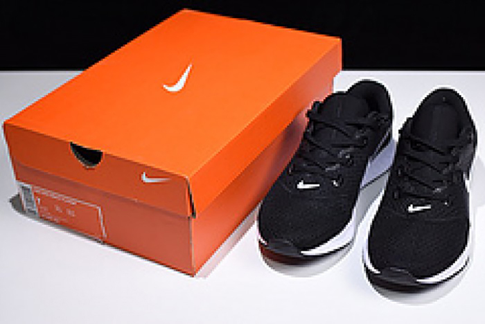 Nike Epic React Flyknit black and white  AA1625 001