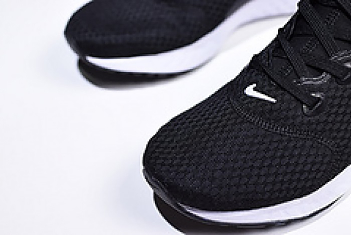 Nike Epic React Flyknit black and white  AA1625 001