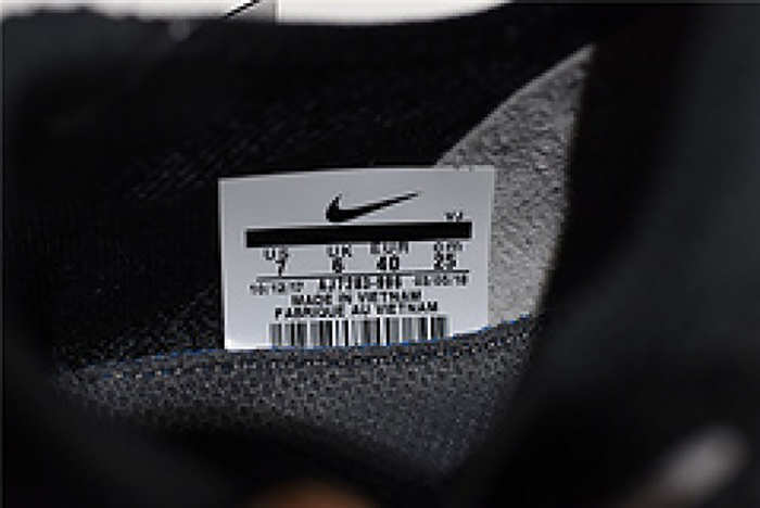 nike epic REACT FLYKNIT  Black and grey dots point noirs ET gris AJ7283 996