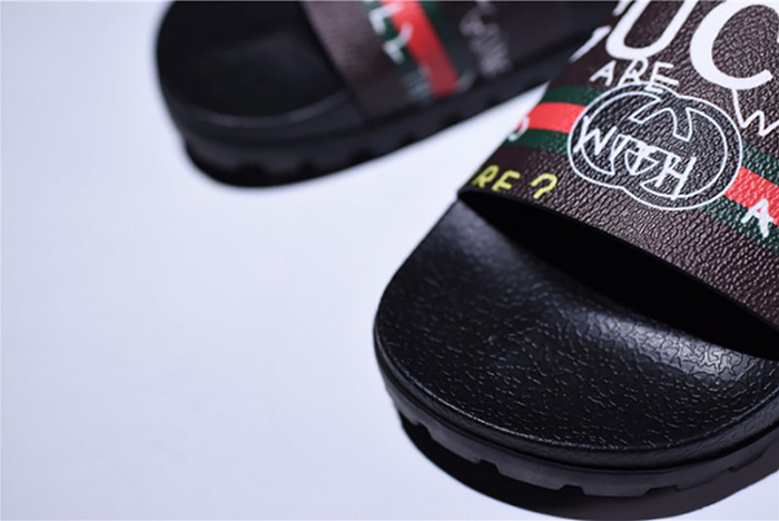 GUCCI Leather SLIDE SANDAL with gg logo mens