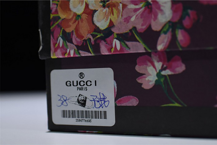 GUCCI Leather SLIDE SANDAL with PLAID