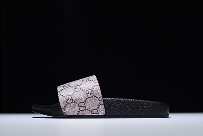 GUCCI Leather SLIDE SANDAL with PLAID