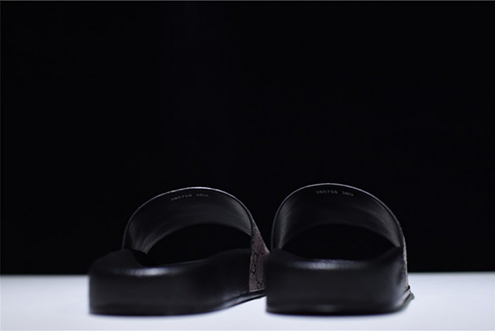 GUCCI Leather SLIDE SANDAL with PLAID