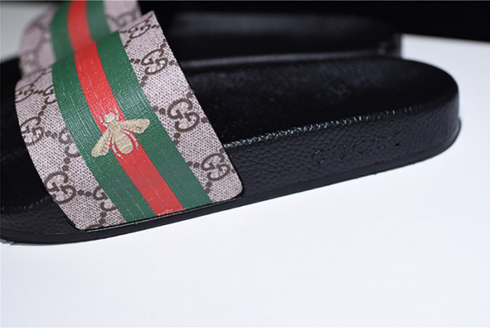 GUCCI Leather SLIDE SANDAL with BEE