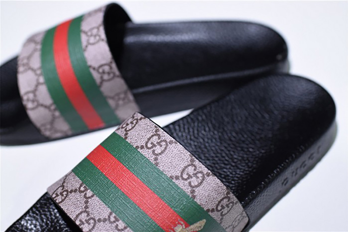 GUCCI Leather SLIDE SANDAL with BEE