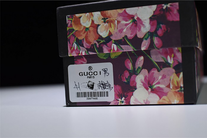 GUCCI Leather SLIDE SANDAL with BEE