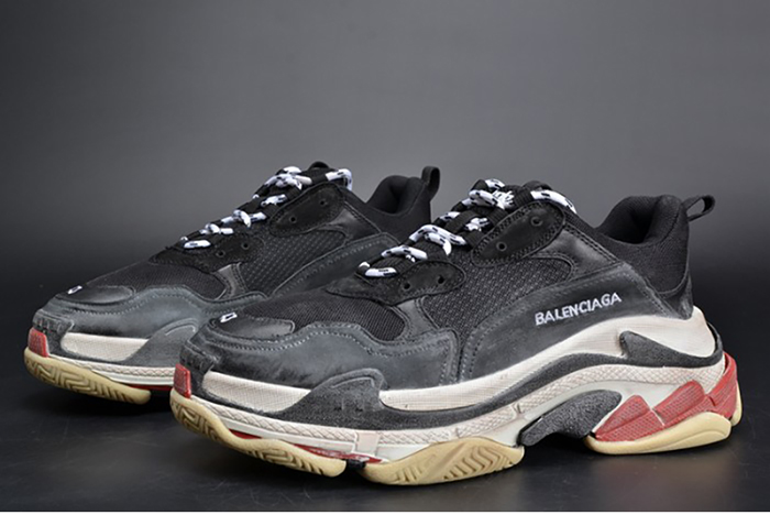 BALENCIAGA 17FW TRIPLE S TRAINER  BLACK/ RED MENS W05M23972