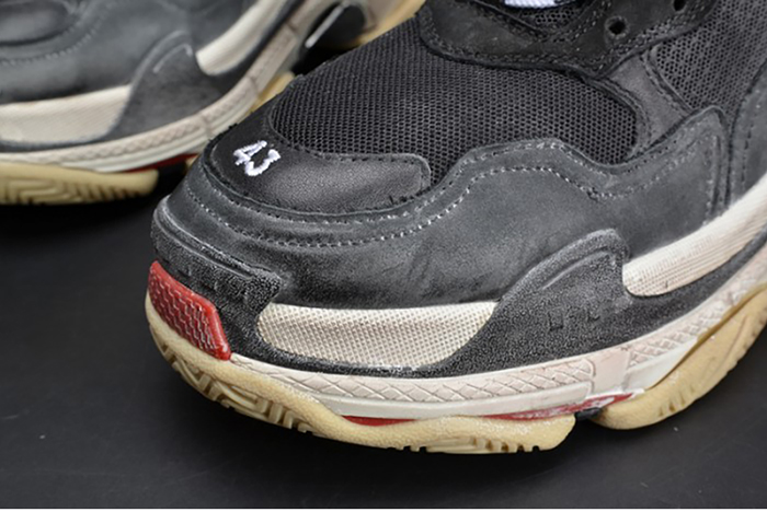 BALENCIAGA 17FW TRIPLE S TRAINER  BLACK/ RED MENS W05M23972