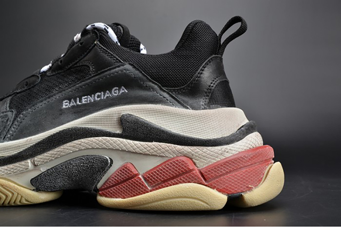 BALENCIAGA 17FW TRIPLE S TRAINER  BLACK/ RED MENS W05M23972