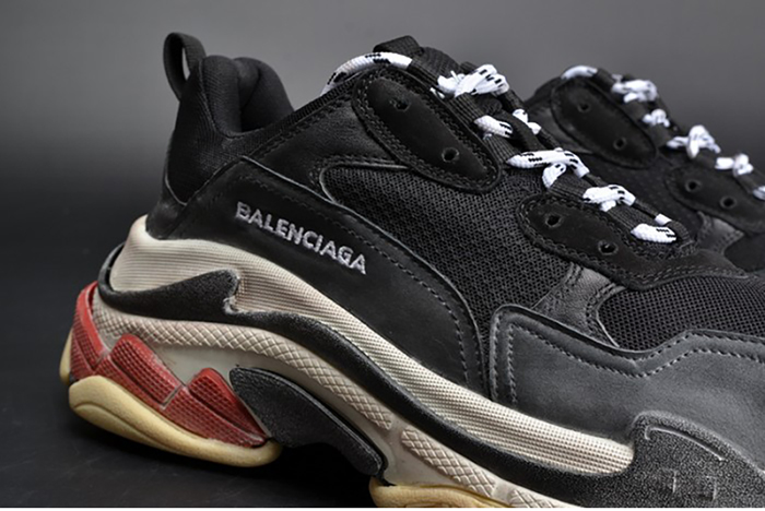 BALENCIAGA 17FW TRIPLE S TRAINER  BLACK/ RED MENS W05M23972
