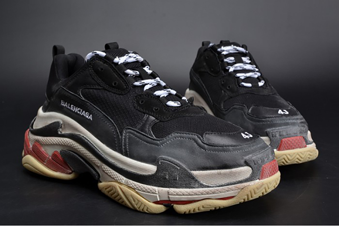 BALENCIAGA 17FW TRIPLE S TRAINER  BLACK/ RED MENS W05M23972